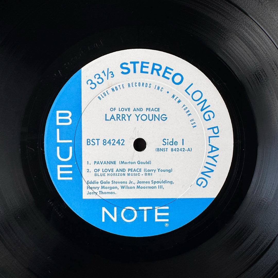 84242/ LARRY YOUNG - Of Love and Peace